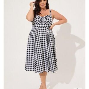 TORRID EUC Gingham rockabilly dress retro shirred bust underskirt 14-16 - 1X
